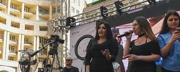 Гоар Аветисян спела Ов сирун сирун в Ереване Гоар Аветисян спела Ов сирун сирун в Ереване - Sputnik Армения