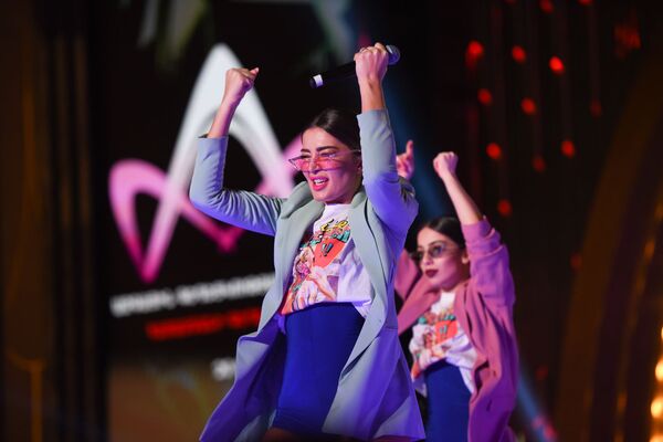 Представьте, через что мне пришлось пройти: поп-дива Ивета Мукучян о жизни и творчестве - Sputnik Армения