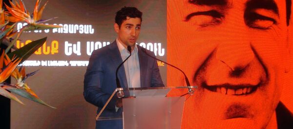 Левон Кочарян во время презентации книги Роберта Кочаряна Жизнь и свобода (12 мая 2019). Еревaн - Sputnik Արմենիա