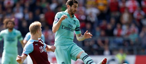 Полузащитник Арсенала Генрих Мхитарян в матче Английской Премьер-лиги между командами Бернли - Арсенал (12 мая 2019). Бернли - Sputnik Армения