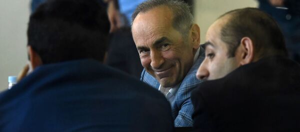 Роберт Кочарян с адвокатами на заседании суда по делу 1 марта (13 мая 2019). Еревaн - Sputnik Արմենիա