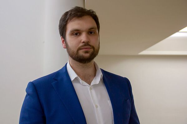 Մարշալը՝ խոտ հնձողի օգնական. Երևանում մեծագույն մարդկանց մասին պատմեցին նրանց թոռները - Sputnik Արմենիա