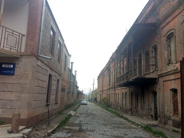 Забытая частичка истории Гюмри: что станет с домом любви Фрунзика Мкртчяна и Гали Новенц Забытая частичка истории Гюмри: что станет с домом любви Фрунзика Мкртчяна и Гали Новенц - Sputnik Армения