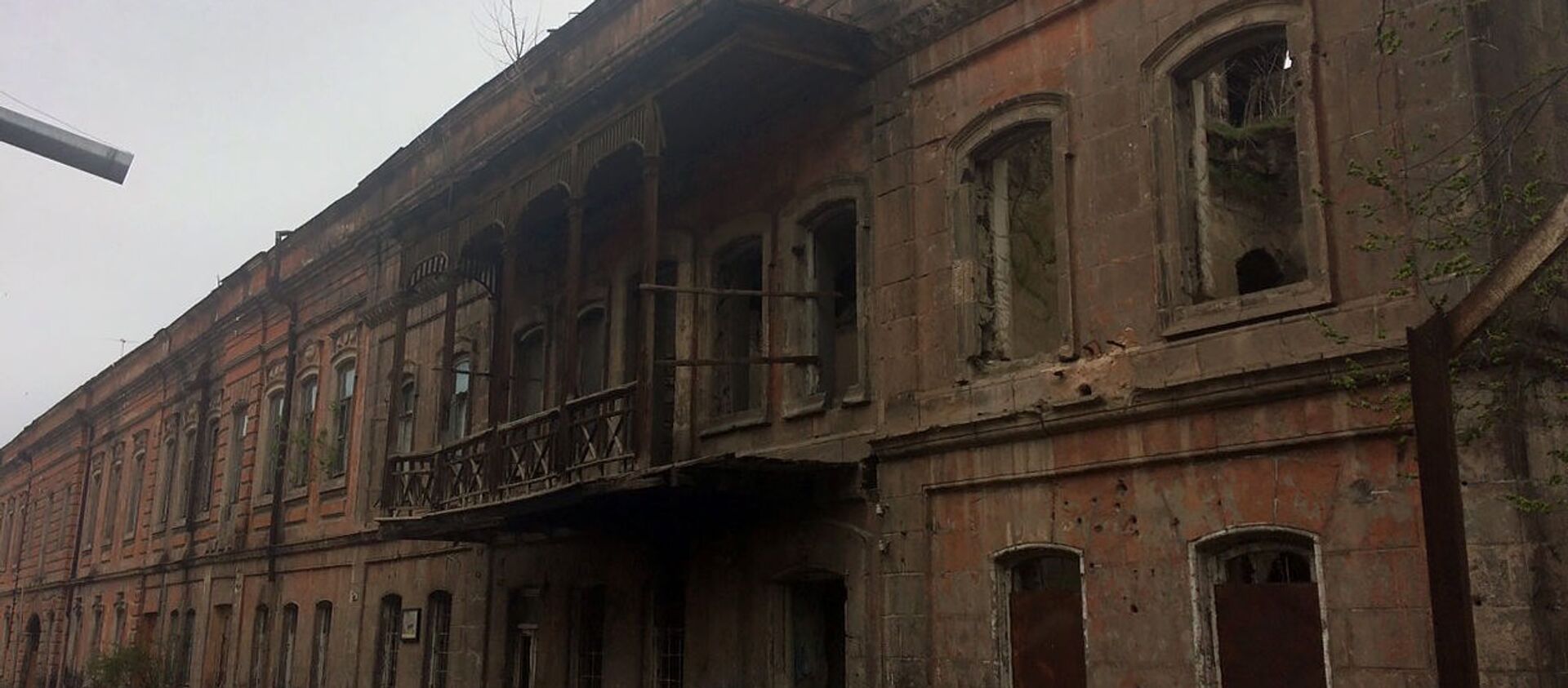 Дом на улице Ачемян, известный по фильму Танго нашего детства - Sputnik Արմենիա, 1920, 16.05.2019