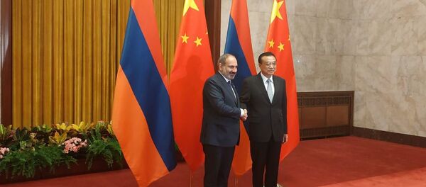 Встреча премьер-министра Армении Никола Пашиняна и премьера Госсовета КНР Ли Кэцяна (15 мая 2019). Пекин Встреча премьер-министра Армении Никола Пашиняна и премьера Госсовета КНР Ли Кэцяна (15 мая 2019). Пекин - Sputnik Արմենիա