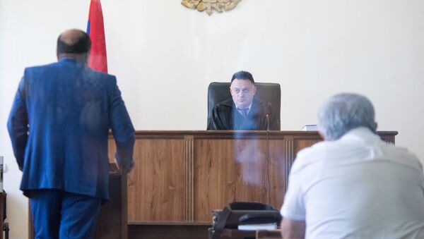 Речь адвоката Роберта Кочаряна Айка Алумяна на заседании суда по делу 1 марта (15 мая 2019). Еревaн - Sputnik Արմենիա