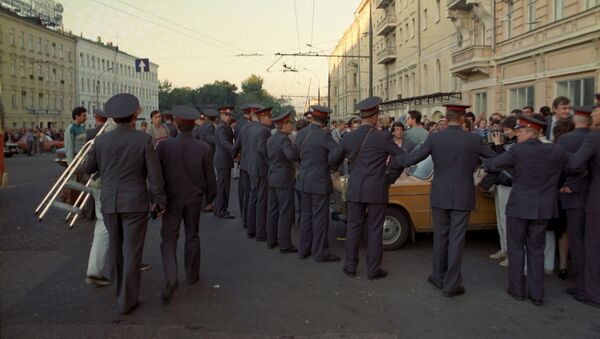 Содрудники милиции на Пушкинской площади в Москве (1989 год). - Sputnik Արմենիա