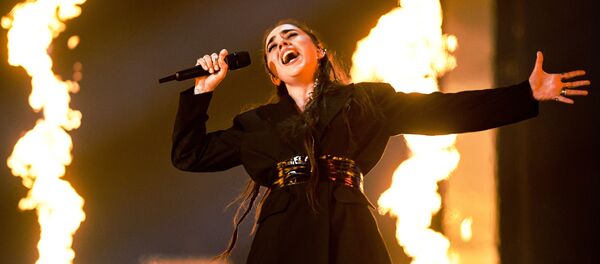 Армянская певица Србук исполняет «Walking Out» на репетиции второго полуфинала Международного конкурса песни Евровидение-2019 в Тель-Авиве (15 мая 2019). Израиль Армянская певица Србук исполняет «Walking Out» на репетиции второго полуфинала Международного конкурса песни Евровидение-2019 в Тель-Авиве (15 мая 2019). Израиль - Sputnik Армения