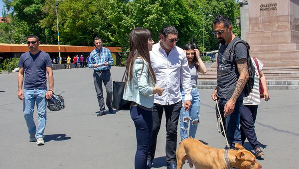 Участники акции Сделай шаг, защити уличных животных (16 мая 2019). Еревaн - Sputnik Արմենիա