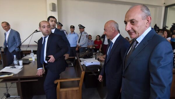 Президент и экс-президент Карабаха Бако Саакян и Аркадий Гукасян прибыли на судебное заседание по делу 1 марта (16 мая 2019). Еревaн - Sputnik Армения