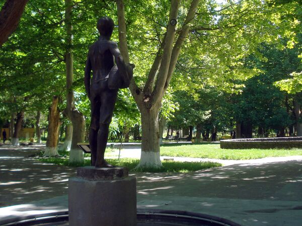 Ջուր եմ ծախում, սա՜ռը ջուր, բայց արդեն Պեպոյից քիչ այն կողմ, առաջվա տեղից քիչ հեռու - Sputnik Արմենիա