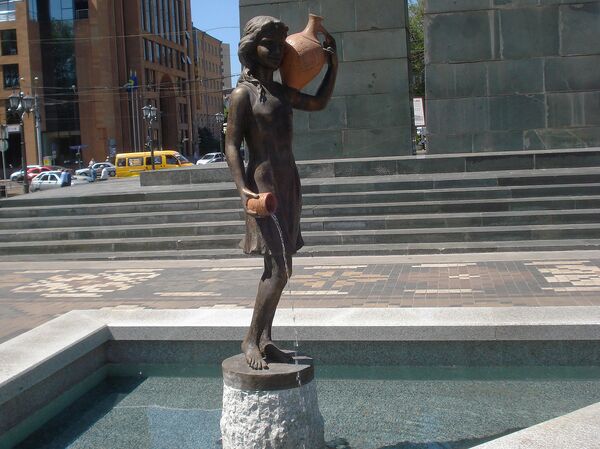 Ջուր եմ ծախում, սա՜ռը ջուր, բայց արդեն Պեպոյից քիչ այն կողմ, առաջվա տեղից քիչ հեռու - Sputnik Արմենիա