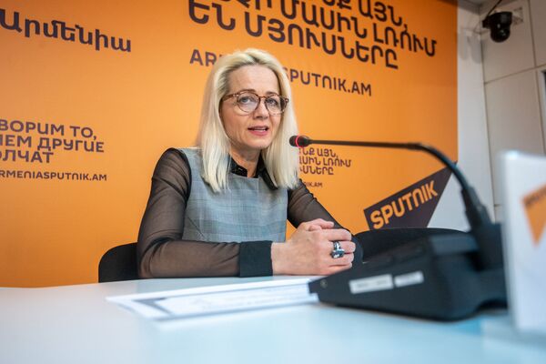 Коньяк, медлительность — стереотипы: что армяне и эстонцы знают друг о друге Коньяк, медлительность — стереотипы: что армяне и эстонцы знают друг о друге - Sputnik Армения