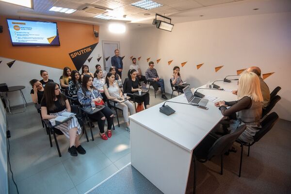 Коньяк, медлительность — стереотипы: что армяне и эстонцы знают друг о друге Коньяк, медлительность — стереотипы: что армяне и эстонцы знают друг о друге - Sputnik Армения