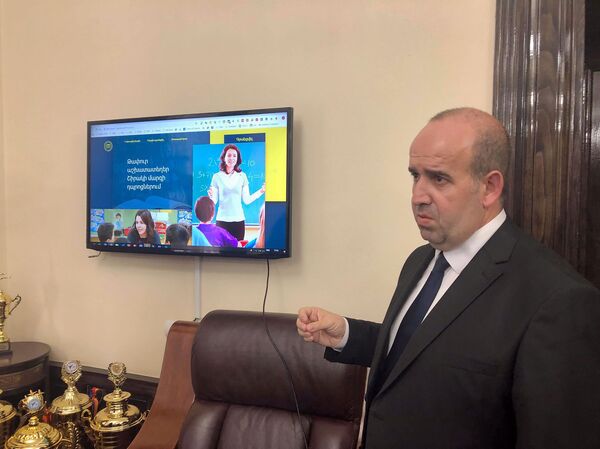 Շիրակը կրկին առաջինն է. թափուր աշխատատեղերի պարզ կայքը կօգնի բարդ իրավիճակում գտնվողներին Շիրակը կրկին առաջինն է. թափուր աշխատատեղերի պարզ կայքը կօգնի բարդ իրավիճակում գտնվողներին - Sputnik Արմենիա