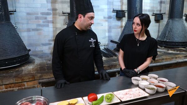 В гостях у шеф-повара: как приготовить баранью шею в тандыре - Sputnik Армения