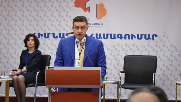 Речь Артура Казиняна на первом съезде партии Одна Армения (18 мая 2019). Еревaн - Sputnik Армения