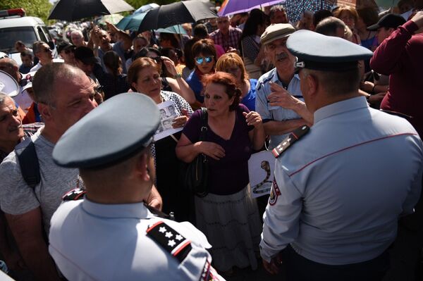 Рад, что мой отец выходит на свободу  - младший сын Кочаряна - Sputnik Армения