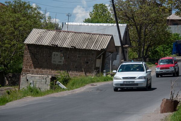 Տեսողական խաբկա՞նք, թե՞ ծռմռված պատեր. կյանքը Ողջաբերդի հոսող հողի վրա Տեսողական խաբկա՞նք, թե՞ ծռմռված պատեր. կյանքը Ողջաբերդի հոսող հողի վրա - Sputnik Արմենիա