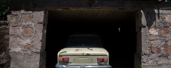 Гараж аварийного дома в селе Вохчаберд, Котайк - Sputnik Արմենիա