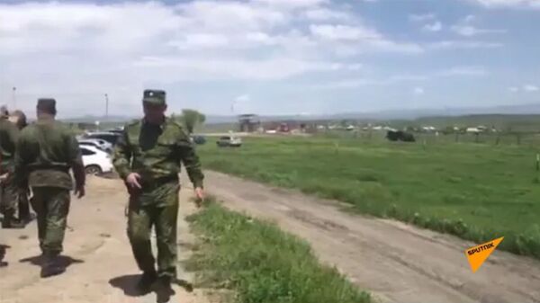 Մեկ օր նրանց կյանքով. ռուս սահմանապահներն իրենց հմտությունները սովորեցրին հայ երեխաներին Մեկ օր նրանց կյանքով. ռուս սահմանապահներն իրենց հմտությունները սովորեցրին հայ երեխաներին - Sputnik Արմենիա