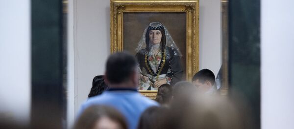 Посетители в Национальной картинной галерее Армении в рамках акции Ночь в музее - Sputnik Արմենիա