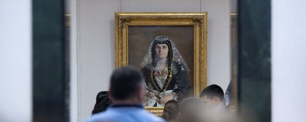 Посетители в Национальной картинной галерее Армении в рамках акции Ночь в музее - Sputnik Արմենիա