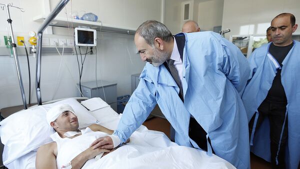 Премьер-министр Никол Пашинян посетил Центральный клинический военный госпиталь Министерства обороны - Sputnik Армения