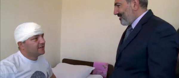 Վարչապետն այցելել է ՊՆ կենտրոնական կլինիկական զինվորական հոսպիտալ - Sputnik Արմենիա