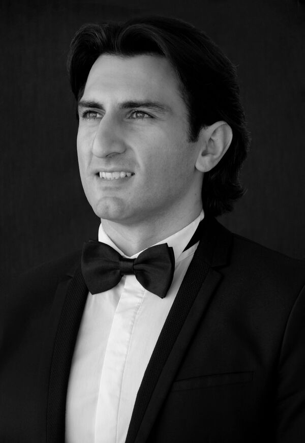 Բիզնեսից օպերա. ինչպես հաջողակ բիզնեսմեն-մենեջերն ամեն ինչ թողեց հանուն երգի Բիզնեսից օպերա. ինչպես հաջողակ բիզնեսմեն-մենեջերն ամեն ինչ թողեց հանուն երգի - Sputnik Արմենիա