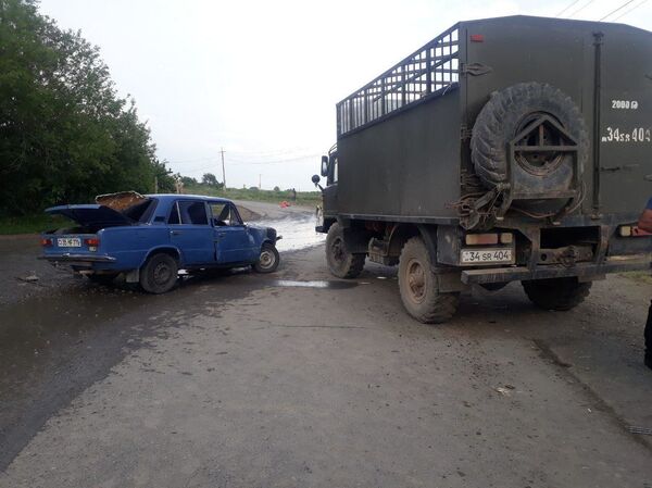 Крупное ДТП в Армении: пассажир Жигули в тяжелом состоянии доставлен в больницу - Sputnik Армения
