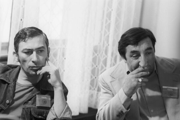 Вахтанг Кикабидзе и Фрунзик Мкртчян Вахтанг Кикабидзе и Фрунзик Мкртчян - Sputnik Արմենիա