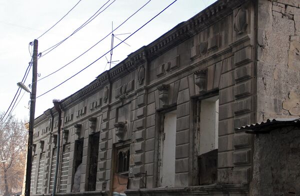 Старые дома на улице Бюзанда Старые дома на улице Бюзанда - Sputnik Արմենիա