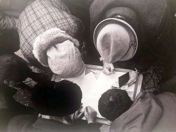 Все время думал: зачем российский фотограф вернулся в Гюмри спустя 30 лет после трагедии Все время думал: зачем российский фотограф вернулся в Гюмри спустя 30 лет после трагедии - Sputnik Армения