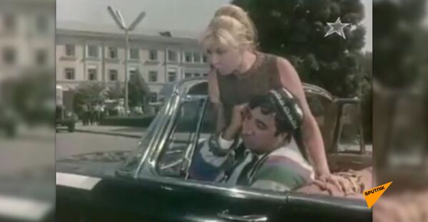 Как Фрунзик Мкртчян был огнедышащим таджиком в тюбетейке - Sputnik Армения