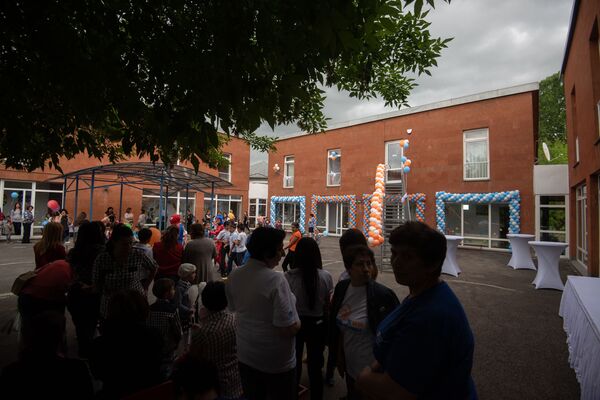 Ругаемся, обижаемся, но любим: SOS- мамы заменили детям родительское тепло Ругаемся, обижаемся, но любим: SOS- мамы заменили детям родительское тепло - Sputnik Армения