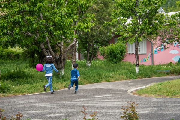 Իր օրենքներով ապրող բազմազավակ ընտանիքների գյուղը. ՍՕՍ-ում գերիշխում է սերը - Sputnik Արմենիա