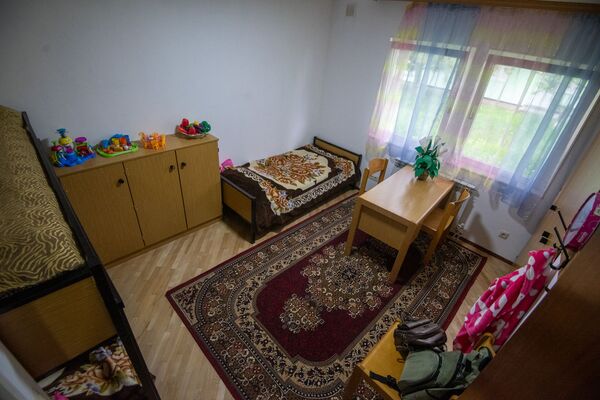 Ругаемся, обижаемся, но любим: SOS- мамы заменили детям родительское тепло Ругаемся, обижаемся, но любим: SOS- мамы заменили детям родительское тепло - Sputnik Армения