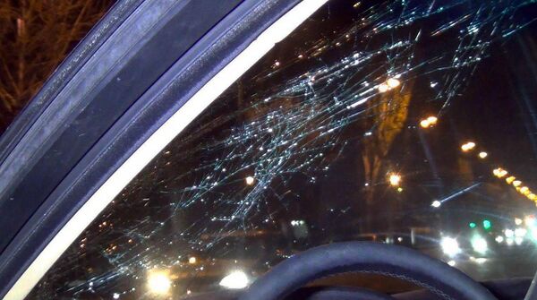 В Ереване молодой водитель на BMW насмерть сбил пешехода — фото с места происшествия - Sputnik Армения