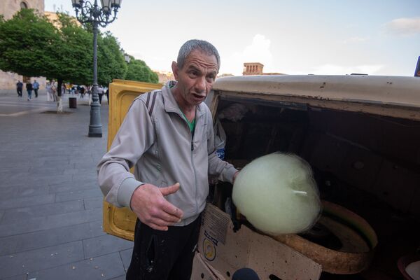 Несладкие будни продавцов сахарной ваты, мэрия Еревана взялась за уличную торговлю - Sputnik Армения