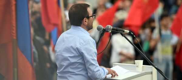 Гегам Манукян на митинге партии АРФ Дашнакцутюн на площади Свободы (23 мая 2019). Еревaн Гегам Манукян на митинге партии АРФ Дашнакцутюн на площади Свободы (23 мая 2019). Еревaн - Sputnik Արմենիա