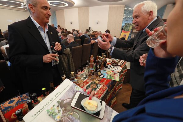 Дары Тавуша в Москве, а в Армении ждут российский бизнес Дары Тавуша в Москве, а в Армении ждут российский бизнес - Sputnik Армения