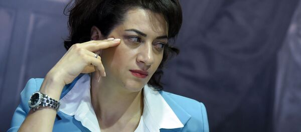 Пресс-конференция председателя попечительского совета благотворительных фондов Мой шаг и Город улыбок Анны Акопян (27 мая 2019). Еревaн - Sputnik Արմենիա