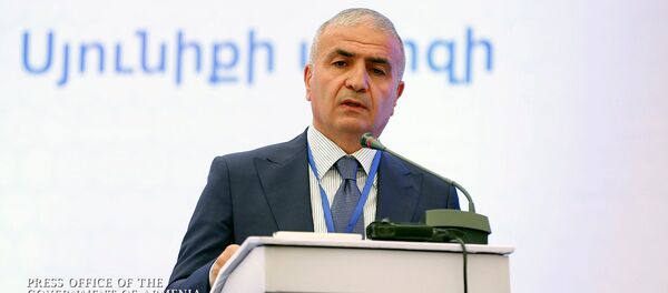 Губернатор Сюника Унан Погосян на форуме «Мой шаг во имя Сюникской области» (27 мая 2017). Татев - Sputnik Արմենիա