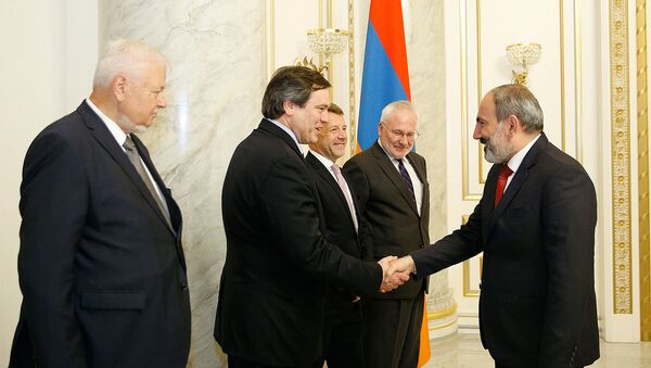 Премьер-министр Армении Никол Пашинян встретился с сопредседателями МГ ОБСЕ (27 мая 2019). Еревaн - Sputnik Արմենիա
