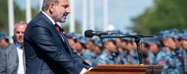 Премьер-министр Никол Пашинян на праздновании Первой республики (28 мая 2019) Сардарапат Премьер-министр Никол Пашинян на праздновании Первой республики (28 мая 2019) Сардарапат - Sputnik Армения
