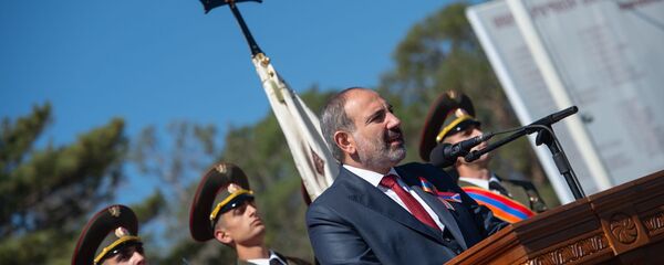 Выступление премьер-министра Никола Пашиняна во время празднования Первой республики (28 мая 2019). Сардарапат - Sputnik Армения