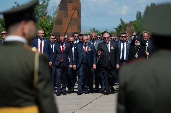 Высшее руководство страны на церемонии празднования Дня Первой Республики Армения (28 мая 2019) Сардарапат - Sputnik Армения