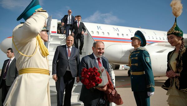 Премьер-министр Армении Никол Пашинян прибыл с рабочим визитом в столицу Казахстана (28 мая 2019). Нур-Султан - Sputnik Արմենիա