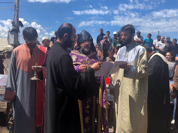 Օգնելու փոխարեն խոչընդոտում են. ի՞նչն է խանգարում Ջրառատի 7-րդ դարի եկեղեցու վերականգնմանը Օգնելու փոխարեն խոչընդոտում են. ի՞նչն է խանգարում Ջրառատի 7-րդ դարի եկեղեցու վերականգնմանը - Sputnik Արմենիա